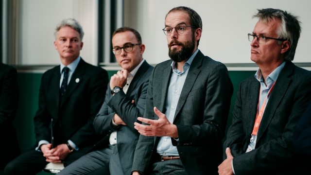 The Charter of Trust train stops in Graz and creates trust